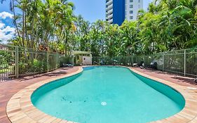 The Meriton Apartments On Main Beach